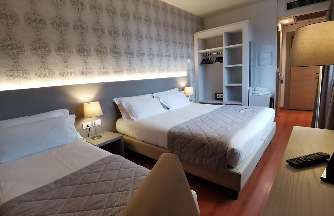 Hotel President-1